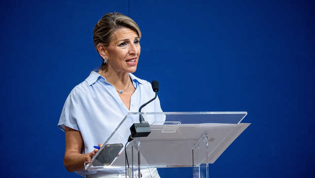 La vicepresidenta segona i líder de Sumar, Yolanda Díaz, exigeix al president espanyol, Pedro Sánchez, mesures de "regeneració democràtica" i un "gir social" per continuar amb el govern de coalició (Europa Press)
