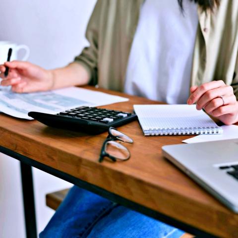 Quase um milhão de maranhenses têm dívidas bancárias, e podem renegociá-las com até 97% de desconto: ação conjunta entre Serasa e mais de 50 bancos visa reduzir inadimplência; mais de 2,2 milhões de inadimplentes no Estado