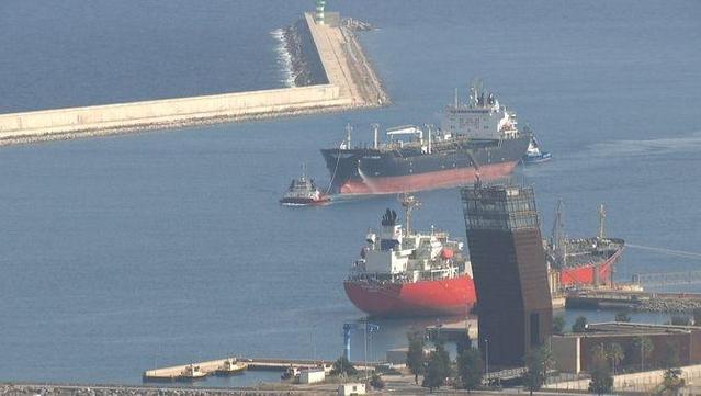 Vaixells al port de Barcelona (3Cat)