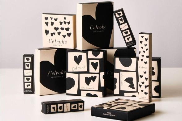 セルヴォーク“黒ハート”の限定パッケージで彩る25年秋コスメ、しっとりなめらかなマットリップなど - ファッションプレス