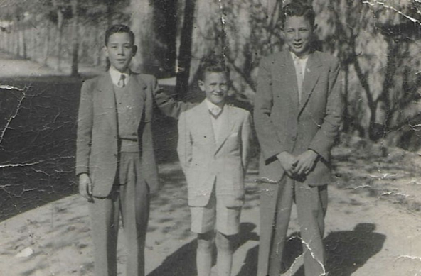 Antoni Rossell Terris acompanyat de Ramon Fauria Watt's, el seu cosí i el futur alcalde de Sant Hilari Sacalm Xavier (Ajuntament de Sant Hilari Sacalm)