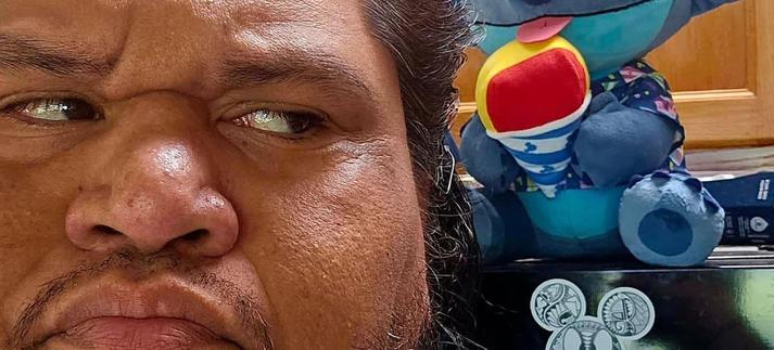 David Hekili Kenui Bell, actor del live action de 'Lilo & Stich'. / @Hekili97/ Instagram