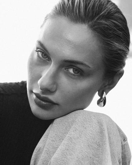 Raluca Mos