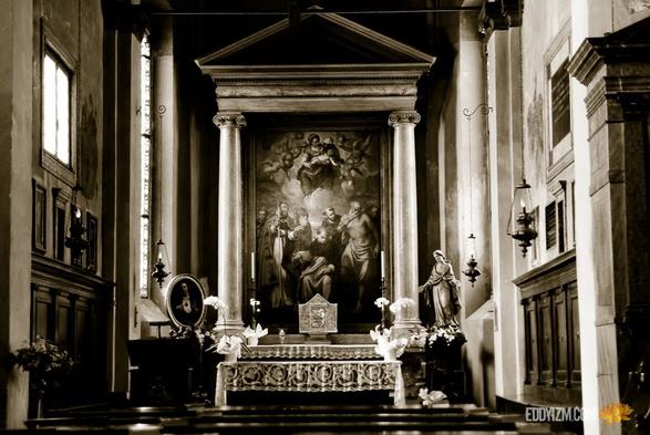 "Every single time you help somebody stand up you are helping humanity rise."
~ Steve Maraboli

#Verona #Italia
.
.
.
#sony #alpha
#architecture #photography #Italy #Europe #gooutside #lightroom #blackandwhite #monochrome #bwphotography #quote #humor #exploration #goexplore #wanderer #bw #church #old #chiesa