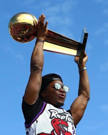 When the city became a country (June 17, 2019) 💍 🏆 🦖