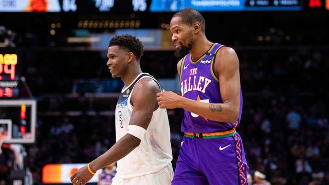 Minnesota Timberwolves v Phoenix Suns