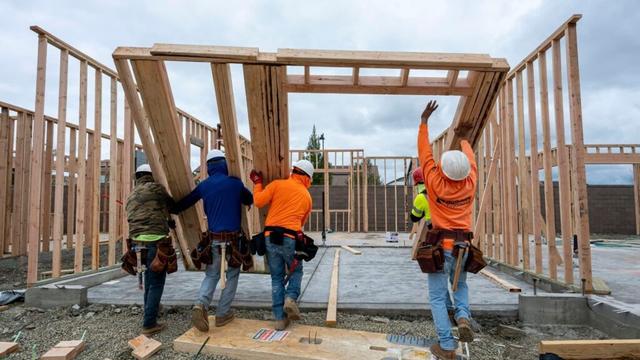 Homebuilder sentiment nears pandemic low as economic uncertainty plagues consumers