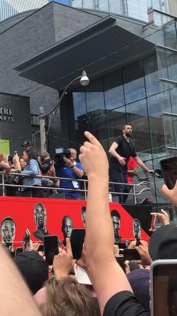 In this moment I thought Marc Gasol was going to fall off the bus