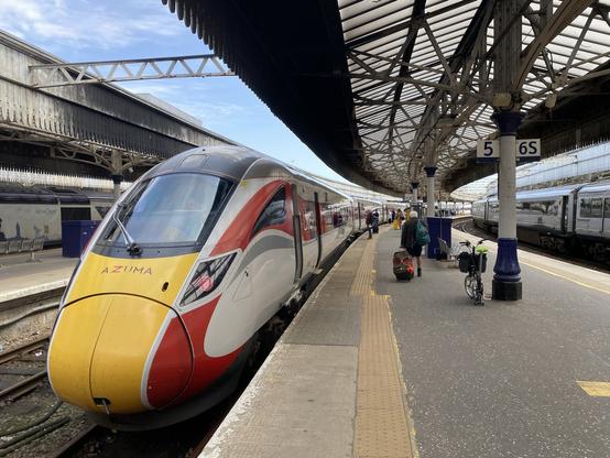 The LNER Azuma ready for departure on track 5 in Aberdeen
