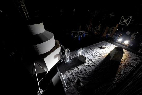 NASA_Engineers_Simulate_Lunar_Lighting_for_Artemis_III_Moon_Landing_(CEB_1407).jpg