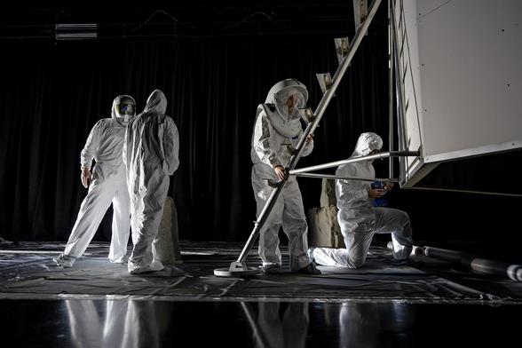 NASA_Engineers_Simulate_Lunar_Lighting_for_Artemis_III_Moon_Landing_(CEB_1497).jpg