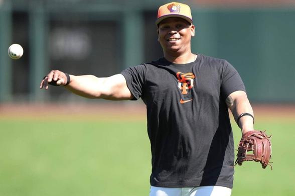 On his first day with the Giants, Rafael Devers finds a whole new reality