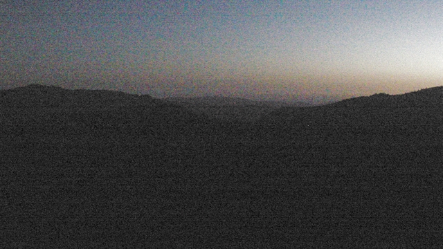 This air quality camera shows the view to the west from near Yosemite Valley and also displays current air quality and weather data.