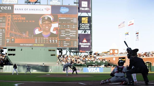 Rafael Devers Collects First Hit, RBI in Giants Uniform After Red Sox Trade