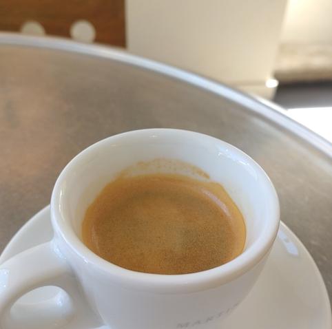 Taza de espresso, o como dicen en Italia: un caffè.