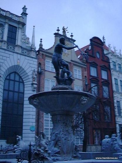 Another view, of a rather nice fountain