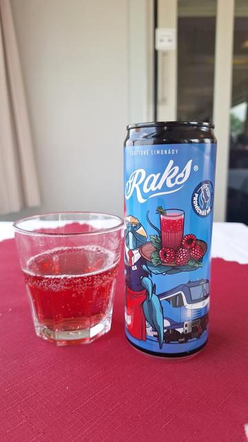 Himbeerlimonade, auf der Blechdose ist ein ČD comfortjet abgebildet