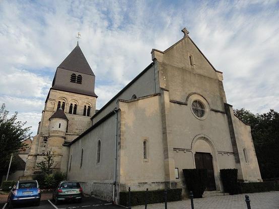 Eglise Saint-Hilaire à #AÿChampagne (#Marne) Construction 4e quart XIe siècle, XIIe siècle, XVIe siècle. Tour et flèche du clocher : classement par arrêté du 2 mars 1933.
Suite 👉 https://monumentum.fr/monument-historique/pa00078738/ay-champagne-eglise-saint-hilaire
#Patrimoine #MonumentHistorique
Photo CC-BY-SA 4.0 : October Ends