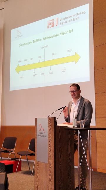 Eric Torreck, Leiter der Zentralen Adoptionsstelle Berlin-Brandenburg