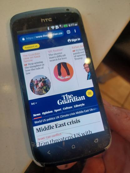 HTC One S successfully displaying front screen of Guardian international website!