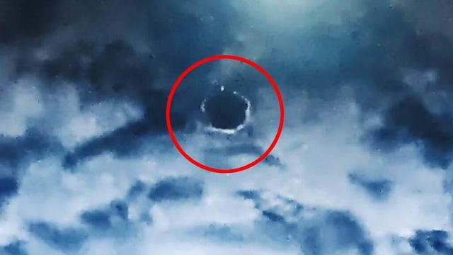 Bombshell new video released by Corbell and Knapp shows first ever flying saucer shaped UFO captured by the US military. Captured on thermal sensor, no plumes of heat coming from the object. Footage was analyzed for years by intelligence officials and kept classified, never meant for public release.