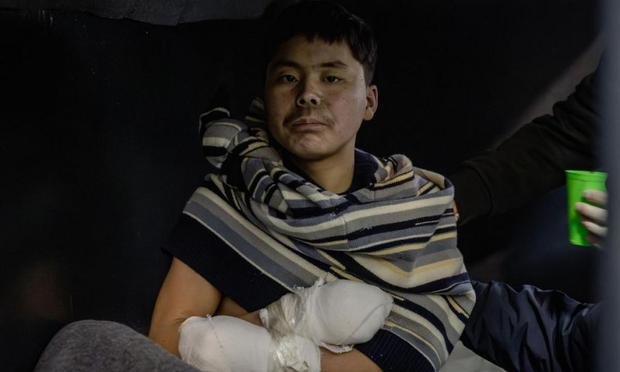 Uno de los soldados norcoreanos detenidos por Ucrania, en un lugar sin determinar, en una imagen del 11 de enero de 2025. (Ukrainian President Volodymyr Zelensky's Social Media /Anadolu via Getty Images)