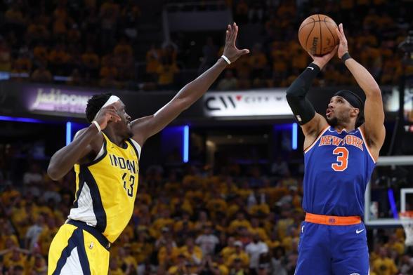 May 31, 2025; Indianapolis, Indiana, USA; New York Knicks guard Josh Hart (3) shoots the ball against Indiana Pacers forward Pascal Siakam (43) in the third quarter during game six of the eastern conference finals for the 2025 NBA Playoffs at Gainbridge Fieldhouse. Mandatory Credit: Trevor Ruszkowski-Imagn Images