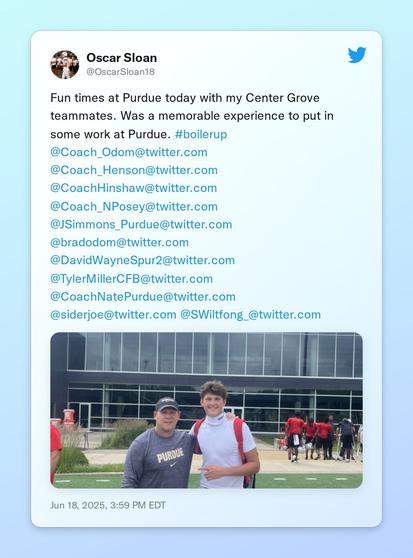 Fun times at Purdue today with my Center Grove teammates. Was a memorable experience to put in some work at Purdue. #boilerup @Coach_Odom @Coach_Henson @CoachHinshaw @Coach_NPosey @JSimmons_Purdue @bradodom @DavidWayneSpur2 @TylerMillerCFB @CoachNatePurdue @siderjoe @SWiltfong_ https://t.co/dMnwVRiELa
