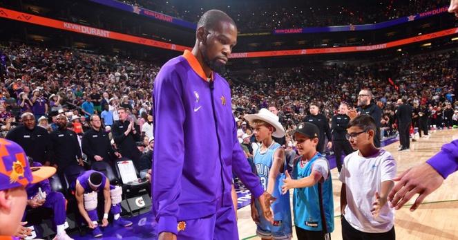 Is it time to press pause on trading Kevin Durant?