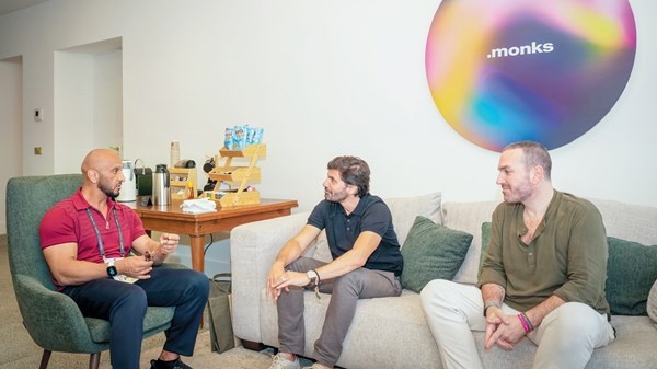 عبدالله آل حامد: استلهام أفضل الممارسات العالمية لتطوير الإعلام الوطني