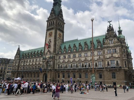 L’hôtel de ville à Hambourg