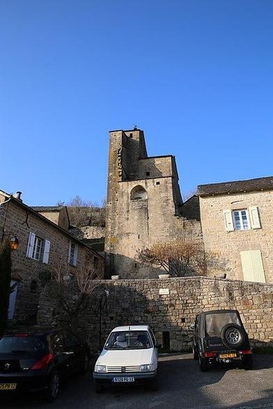 Eglise Saint-Grégoire à #SévéracdAveyron (#Aveyron) Au XIe siècle, construction du prieuré au-dessus d'une source. A la disparition de l'église, seul resta le clocher dont le premier étage fut transformé en cho...
Suite 👉 https://monumentum.fr/monument-historique/pa00094049/severac-daveyron-eglise-saint-gregoire
#Patrimoine #MonumentHistorique
Photo CC-BY-SA 4.0 : JeanJeff2
