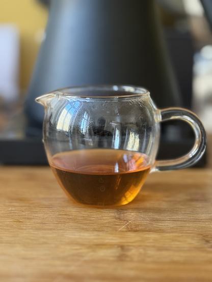 Tea from second infusion in gongdaobei