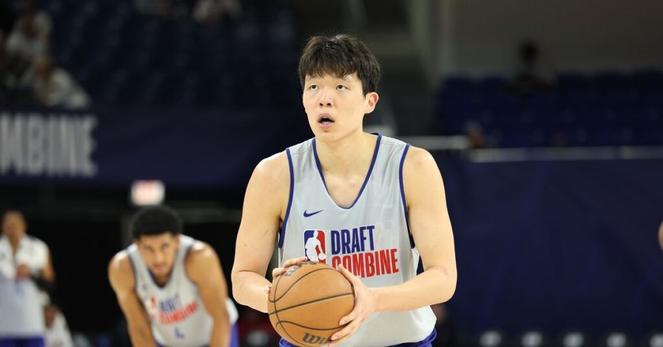 Chinese center Hansen Yang is a super skilled big who could be worth a look for Sixers at No. 35