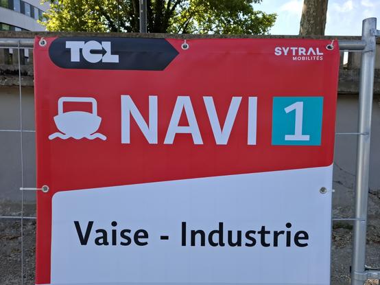 Panneau indicatif avec le nom du bateau, Navi 1 qui correspond à Navigone le nom complet du bateau
