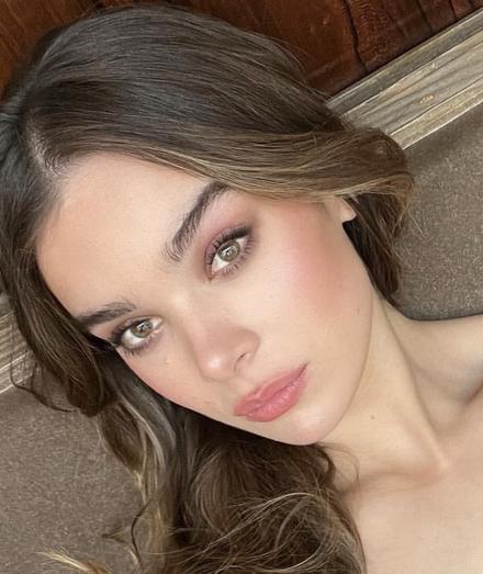 Hailee Steinfeld