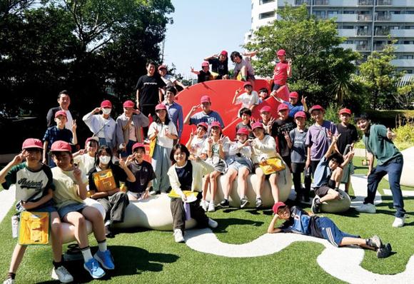 平戸小6年2組 ｢インクルーシブ遊具｣調査 東戸塚の商業施設 見学〈横浜市戸塚区・横浜市泉区〉