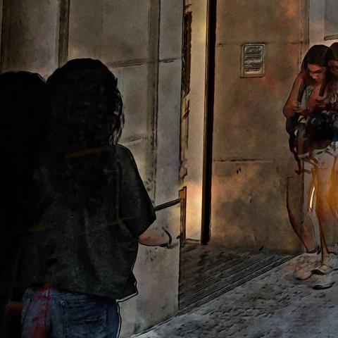 Barcelona digital edited street photography, made with the GNU Image Manipulation Program + G'MIC-Qt filters.