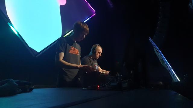 Augenweide and mephisto at the decks. Big triangle over them showing a blue blob