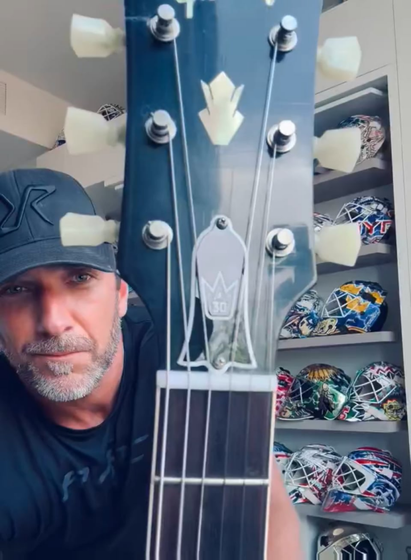 [Lundqvist] Less work means more 🎸