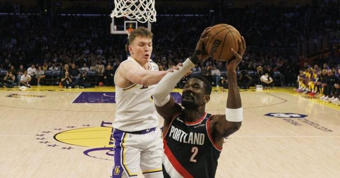 Can Deandre Ayton complete a redemption arc with the Lakers?