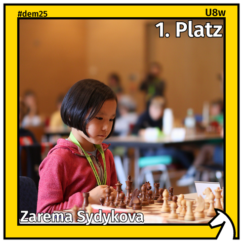 Zu sehen ist die Siegerin der U8w, Zarema Sydykova, in einem goldenen Rahmen