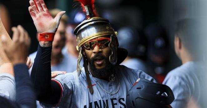 Twins 12, Reds 5: One streak ends, another continues
