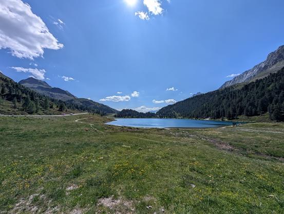 Blick auf den See, unterhalb vom Staller Sattel.