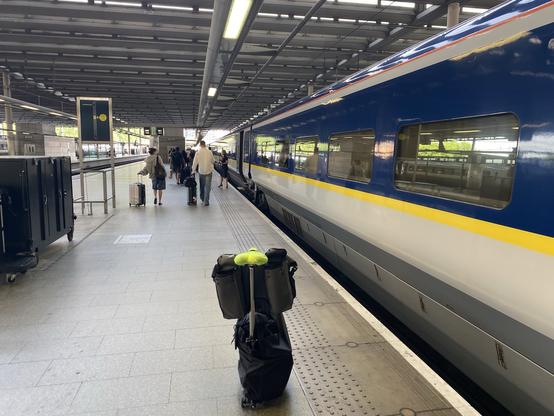 The 8:31 train was changed, so everyone got a new seat 💃🕺 thus leaving 24 minutes later