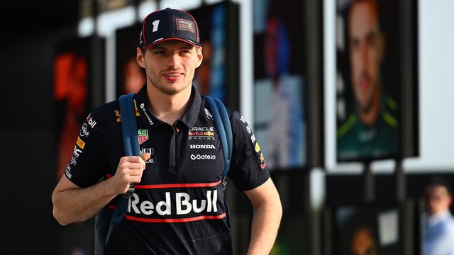 Max in standard Team kit.
