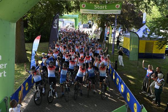 Foto van alle fietsers gemaakt door Par-pa fotografie