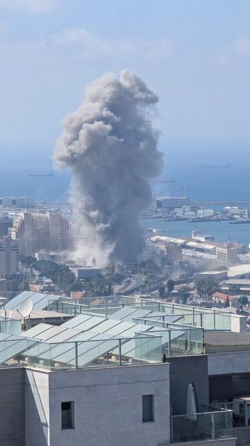 Direct impact reported in Haifa Caused giant smoke