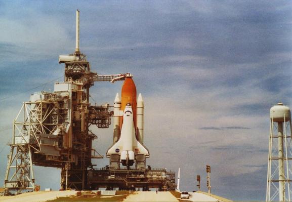 Space Shuttle Atlantis - STS-106 on launch pad