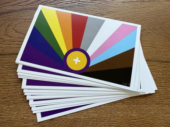 Equal LGBTQIA+ Pride Flag, jede Farbe hat bei diesem Design die gleiche Fläche erhalten, 1/13 bzw. 7,7%. Mittig auf dem Horizont steht die "Intersex" Sonne in gelb mit lila Kreisrand, darin ein weißes + für alle künftigen und nicht explizit aufgegriffenen Orientierungen. Aus deren Zentrum strahlen die 12 Farben heraus bis zum Rand, von links unten beginnend mit violett, blau, grün, gelb, orange, rot, grau, weiß, rosa, hellblau, braun, schwarz  Equal LGBTQIA+ Pride Flag © 01.05.2025 by Sascha Niedrig is licensed under CC BY-NC-SA 4.0
